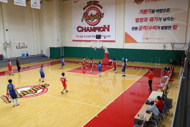 『점핑호스 농구단 VS SK나이츠프로농구단 경기』