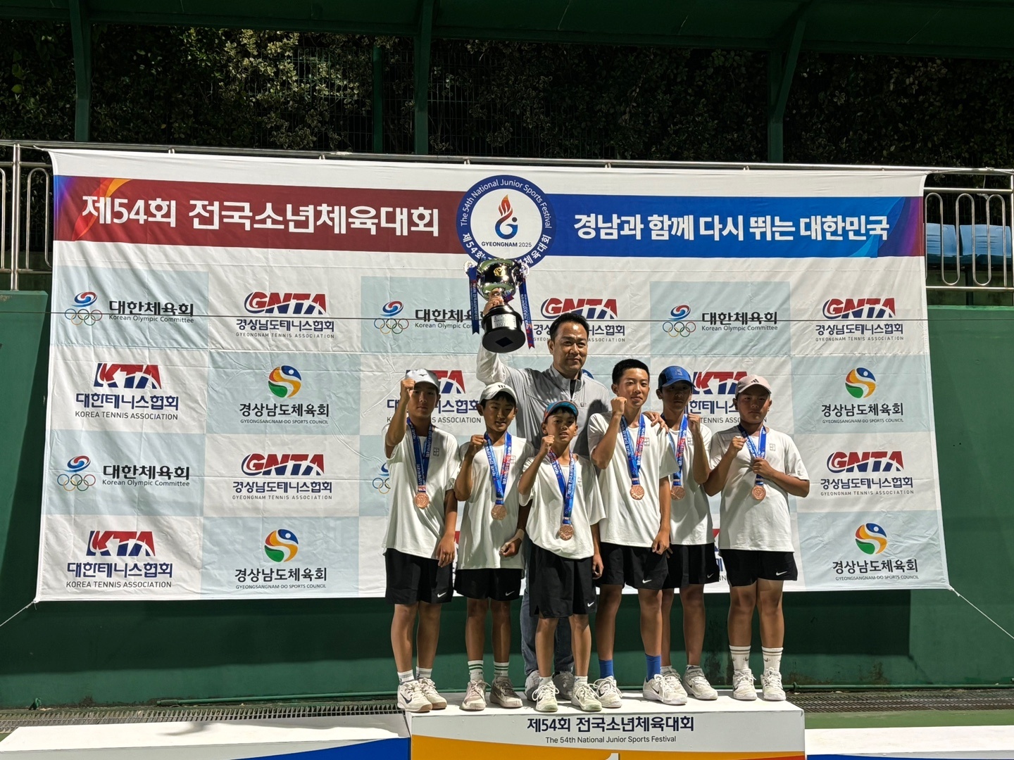 테니스_단체사진.jpg